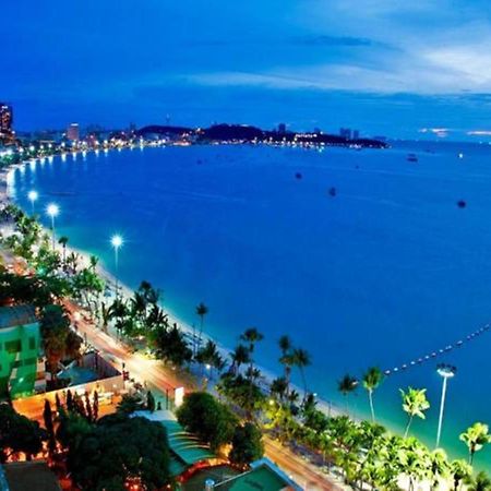 Royal Q & D Suites Pattaya Extérieur photo