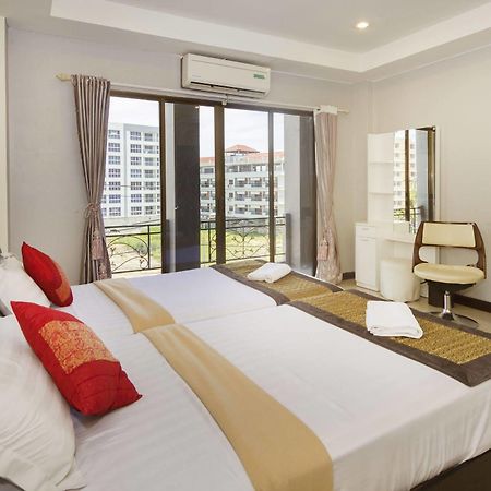 Royal Q & D Suites Pattaya Extérieur photo
