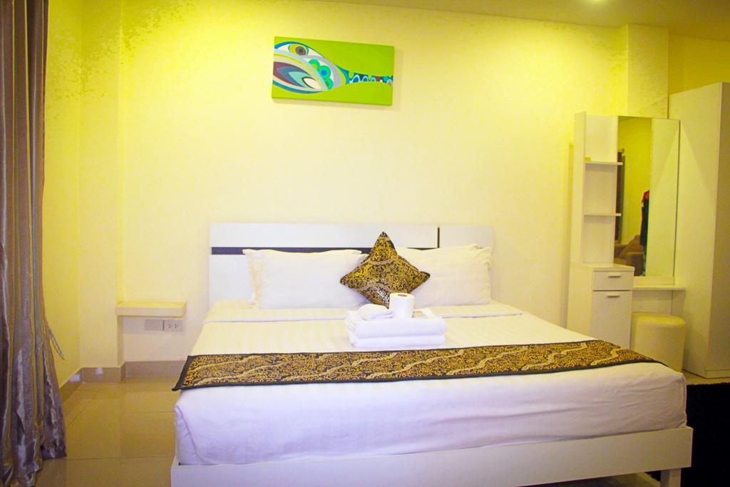 Royal Q & D Suites Pattaya Extérieur photo