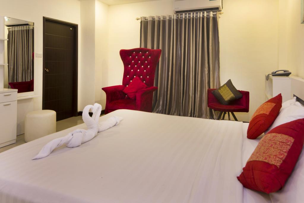 Royal Q & D Suites Pattaya Extérieur photo