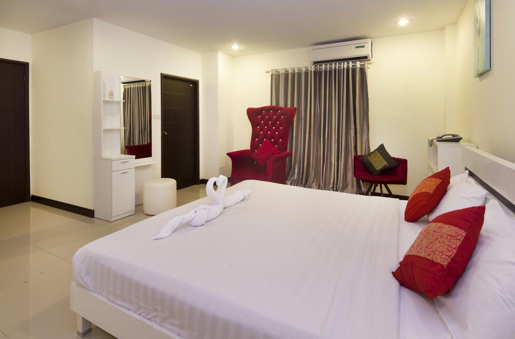 Royal Q & D Suites Pattaya Extérieur photo