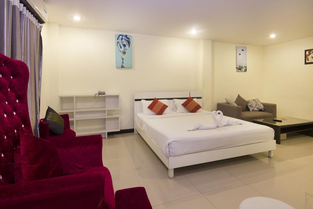 Royal Q & D Suites Pattaya Extérieur photo