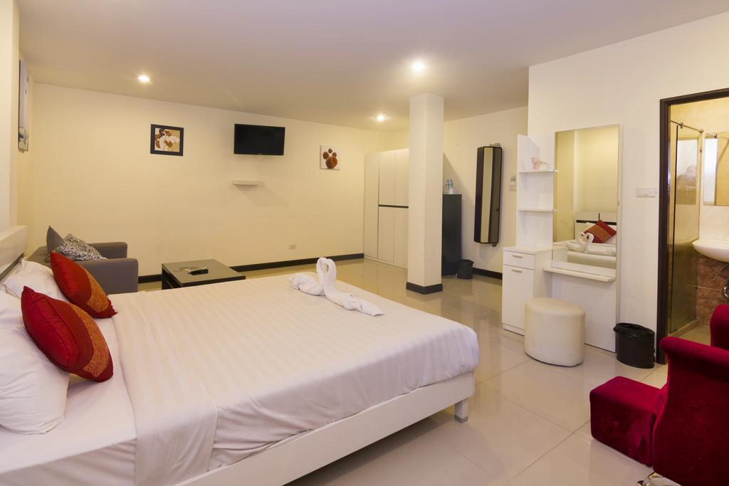 Royal Q & D Suites Pattaya Extérieur photo