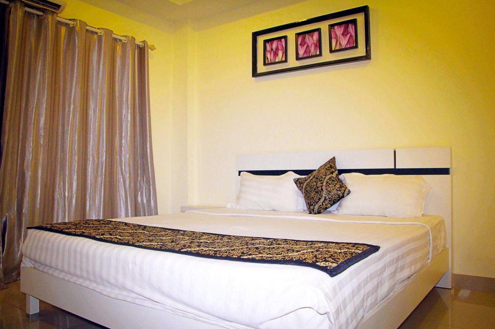 Royal Q & D Suites Pattaya Extérieur photo